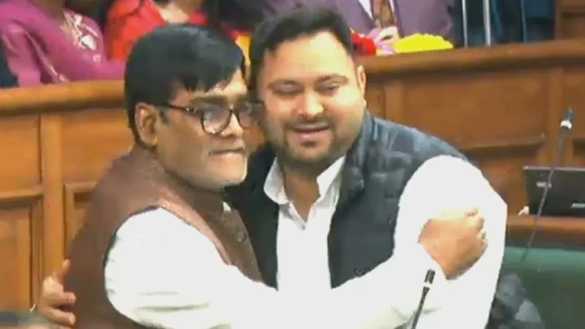 तेजस्वी से गले मिले रामकृपाल यादव, राजद के भविष्य पर दिया बड़ा बयान