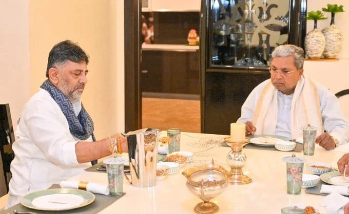 कर्नाटक में ब्रेकफास्ट पॉलिटिक्स, नाश्ते पर डीके शिवकुमार के घर पहुंचे सीएम सिद्धारमैया