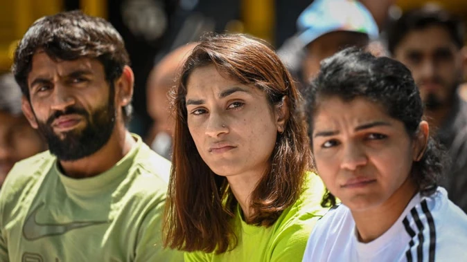 WFI चुनाव पर पहलवानों की याचिका हुई खारिज, बजरंग और विनेश को झटका