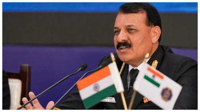 ऑपरेशन सिंदूर से पाकिस्तान पर पड़ा आर्थिक दबाव, अभियान अभी भी जारी: नौसेना प्रमुख