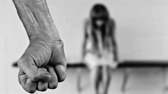रोहतक: नाबालिग को ब्लैकमेल कर पड़ोसी युवक ने किया दुष्कर्म, केस दर्ज