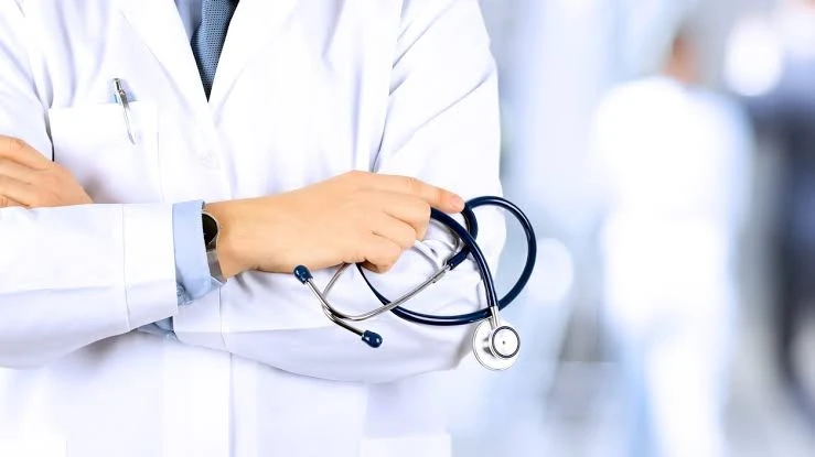 देश में 811 लोगों पर सिर्फ एक डॉक्टर, सरकार ने संसद में रखे आंकड़े