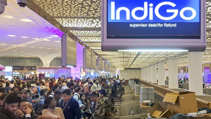 इंडिगो मामले में केंद्र ने दिये उच्च स्तरीय जांच के आदेश, 24×7 नियंत्रण कक्ष भी बनाया