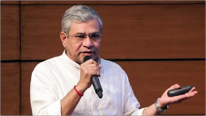 वरिष्ठ नागरिकों और 45+ महिलाओं को टिकट पर अपने-आप मिलेगी लोअर बर्थ: रेल मंत्री