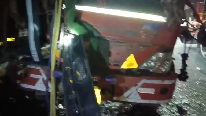 कुरुक्षेत्र: ओवरटेक करते समय आपस में भिड़े तीन ट्रक और कार, मची अफरातफरी