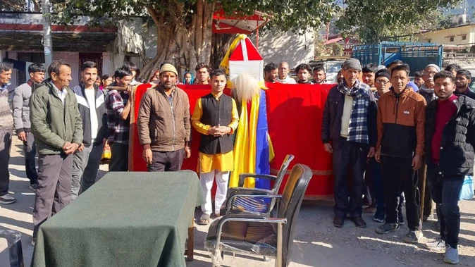 उत्तरकाशी में मंदिर चोरी का अनोखा खुलासा, देवडोली ने की कोतवाली पहुंचकर चोरों की पहचान