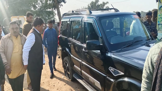 अतरौली में भाजपा नेता पर बाइक सवारों ने की फायरिंग, बाल-बाल बचे