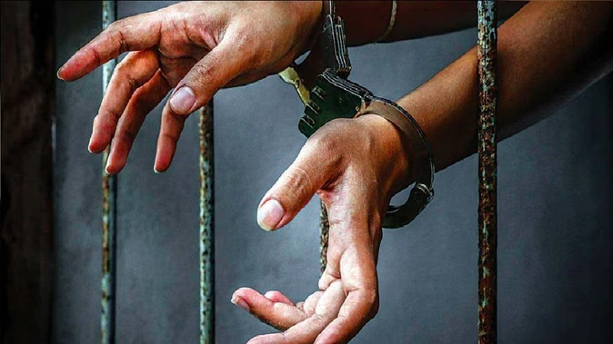 दिल्ली में अवैध हथियार सिंडिकेट का सदस्य गिरफ्तार, 11 सेमी-ऑटो पिस्तौल बरामद