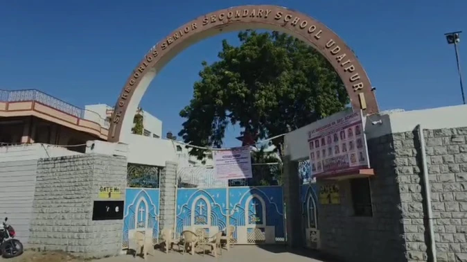 उदयपुर: कड़ा पहनने पर छात्रा को स्कूल ने थमाई टीसी, हंगामा