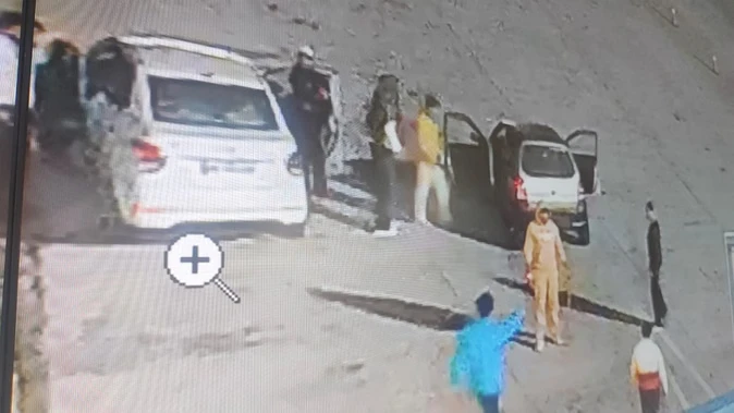 बनोंदी टोल प्लाजा पर हथियारबंद बदमाशों ने मचाई तबाही, लाखों का नुकसान
