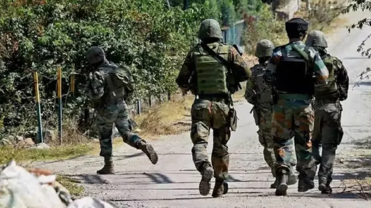 उधमपुर में सुरक्षा बलों ने जेईएम आतंकियों को घेरा, मुठभेड़ जारी