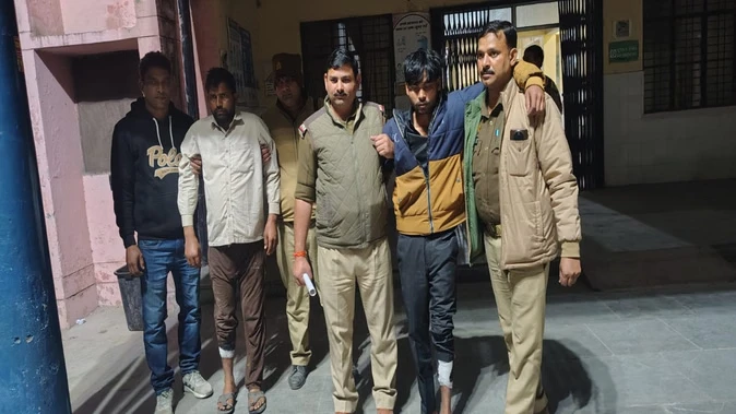 बरेली: दो मुठभेड़ों में चार बदमाश गिरफ्तार, एक पुलिसकर्मी घायल