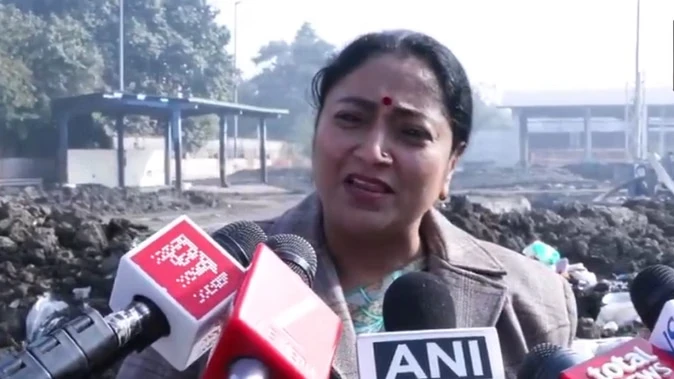 सीएम रेखा गुप्ता ने बारापुला नाले का किया निरीक्षण, जलभराव समाधान का दिया आश्वासन