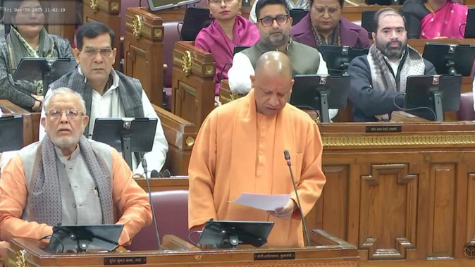 यूपी विधानसभा का शीतकालीन सत्र शुरू, सीएम योगी बोले– हर मुद्दे पर चर्चा को तैयार
