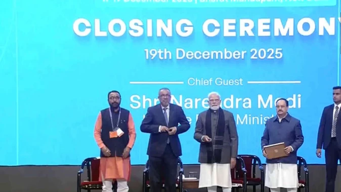नई दिल्ली में WHO ग्लोबल समिट का समापन, पीएम मोदी ने योग को बताया वैश्विक स्वास्थ्य दृष्टि से महत्वपूर्ण