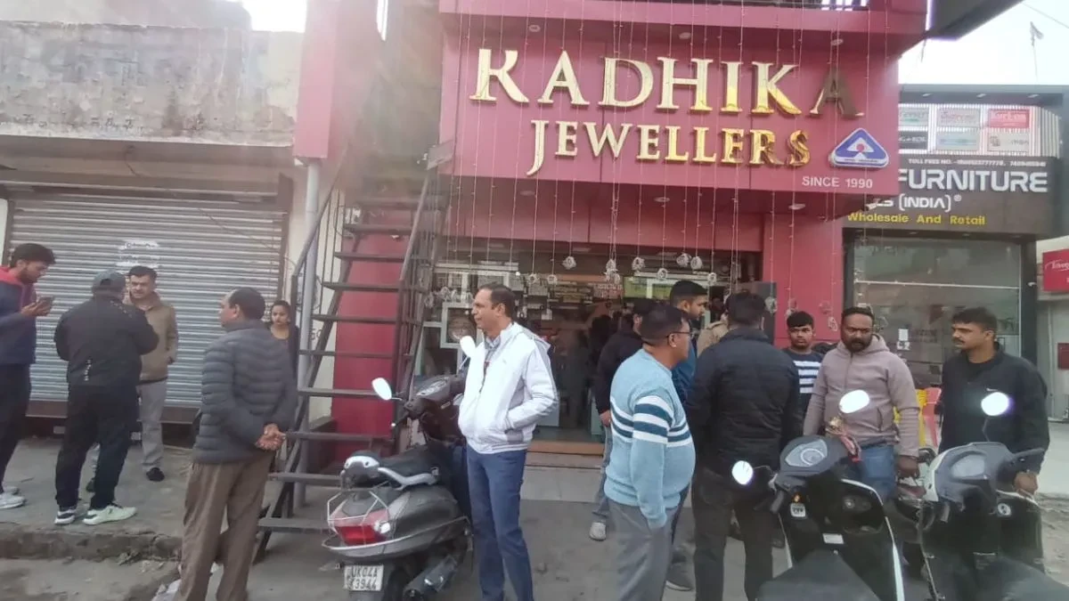 हल्द्वानी: राधिका ज्वेलर्स में लाखों की चोरी, 25 किलो चांदी और 400 ग्राम सोना गायब