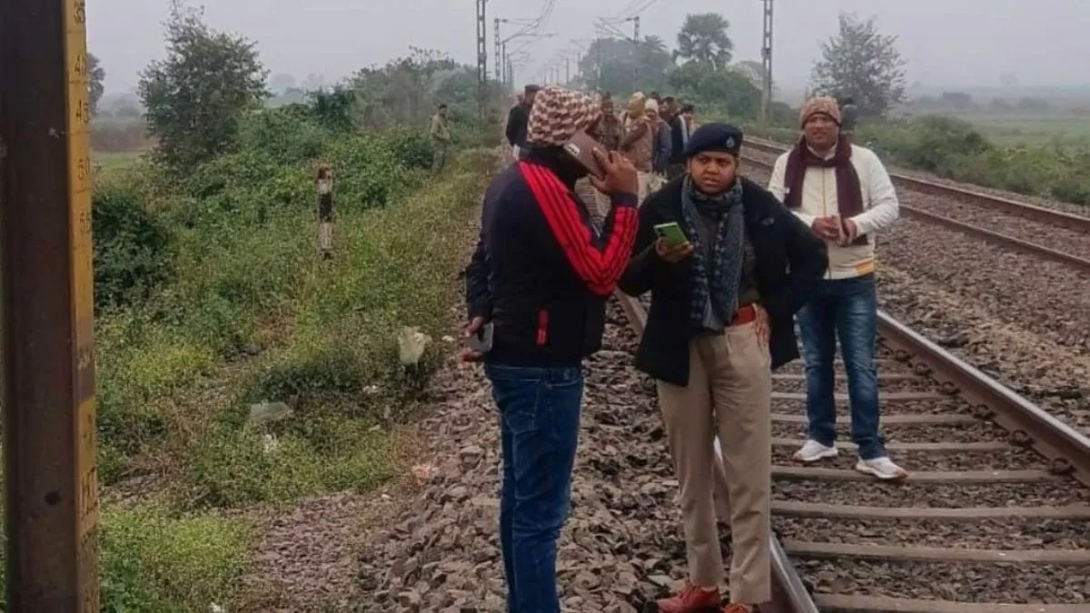 आरा में सीमांचल एक्सप्रेस पर शराब तस्करों ने एस्कॉर्ट पार्टी पर की फायरिंग, जवान सुरक्षित