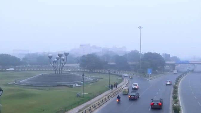 दिल्ली की हवा गंभीर स्तर पर, कई इलाकों में AQI 450 के पार