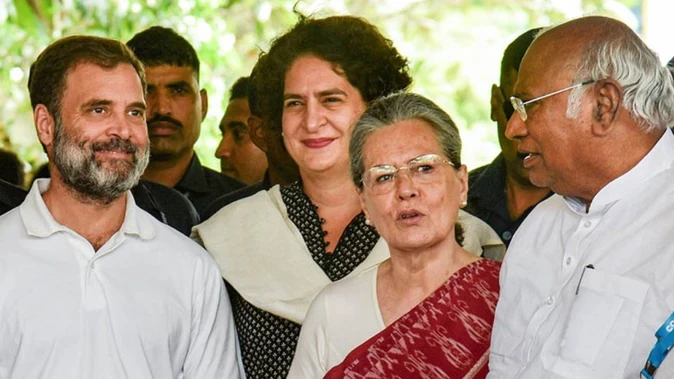लखनऊ: राहुल, प्रियंका, सोनिया और खरगे सहित कांग्रेस के कई नेताओं को नोटिस जारी
