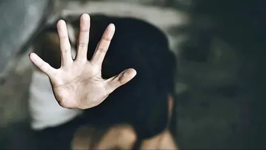 बर्थडे पार्टी के बाद हैवानियत: चलती कार में महिला मैनेजर से सामूहिक दुष्कर्म