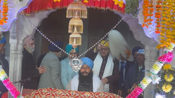 वीर बलिदान दिवस पर गुरूद्वारे पहुंचे धामी, नन्हें वीरों को किया याद