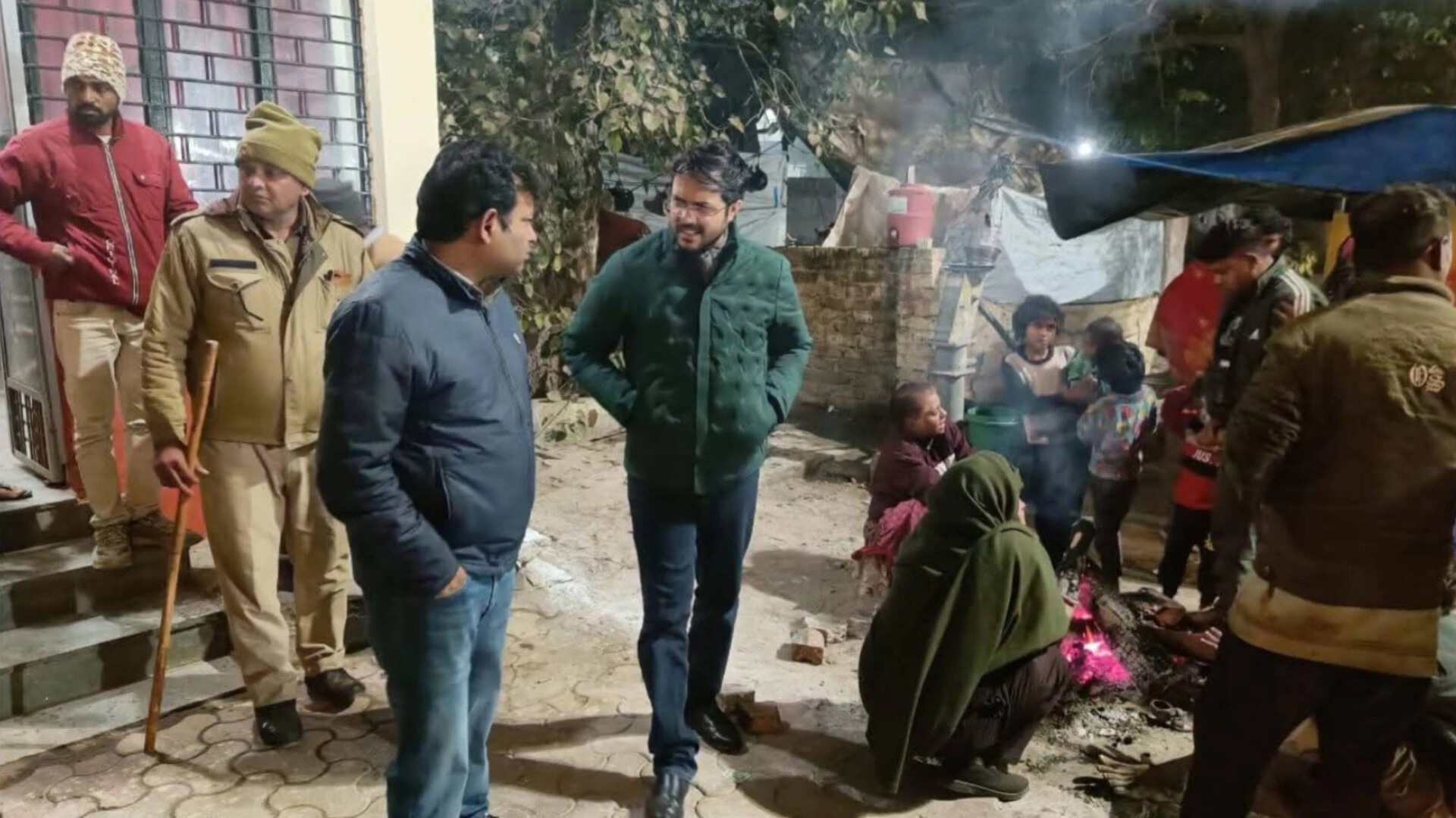 मुजफ्फरनगर में एसडीएम ने रैन बसेरों का किया निरीक्षण