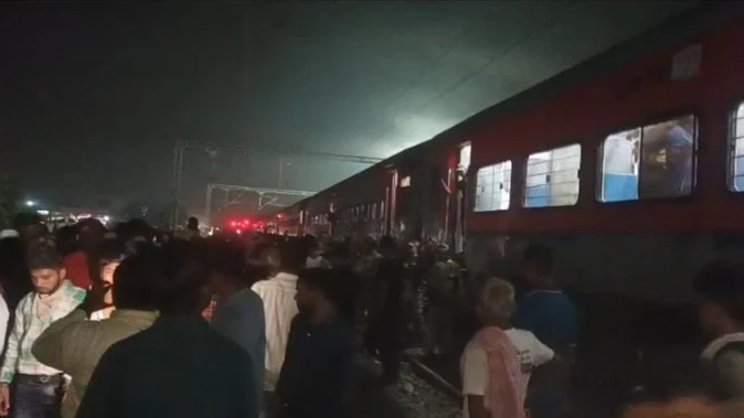 टाटानगर-एर्नाकुलम एक्सप्रेस में लगी भीषण आग, दो कोच जले; एक यात्री की मौत