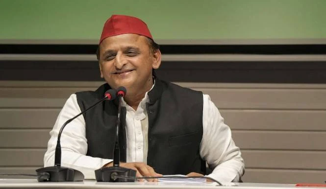 यूपी में सपा की सरकार बनने पर महिलाओं को हर साल देंगे 40 हजार: अखिलेश यादव