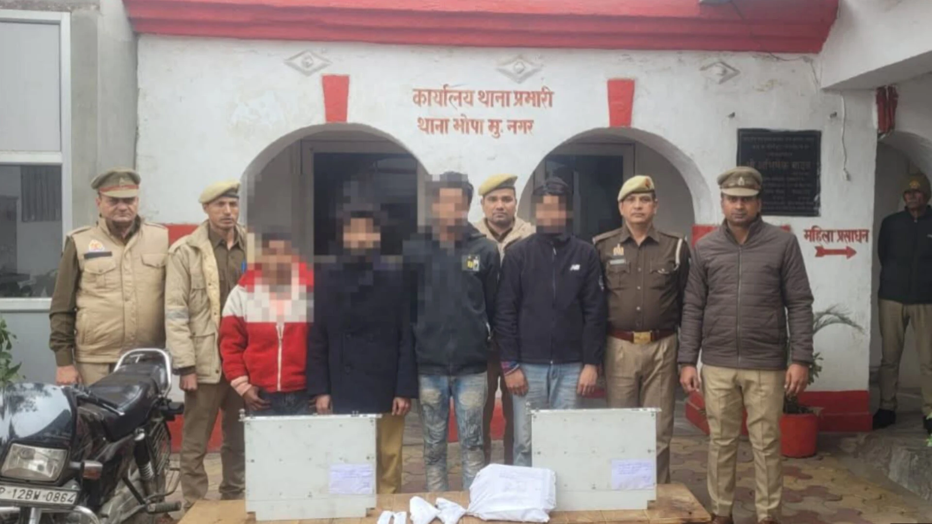 मोबाइल टावर से चोरी का खुलासा, चार शातिर गिरफ्तार
