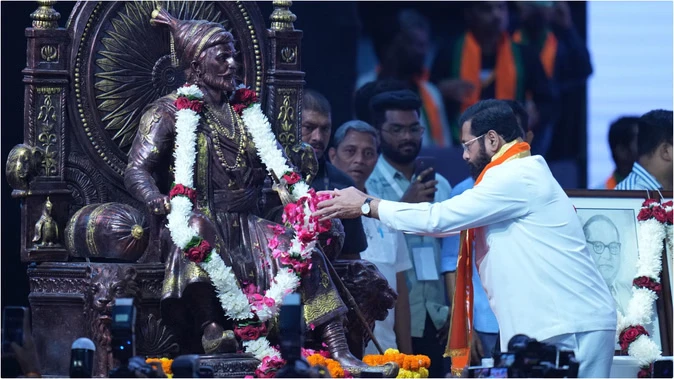 वर्ली रैली में गरजे शिंदे, बोले- ठाकरे भाइयों का मराठी प्रेम दिखावटी
