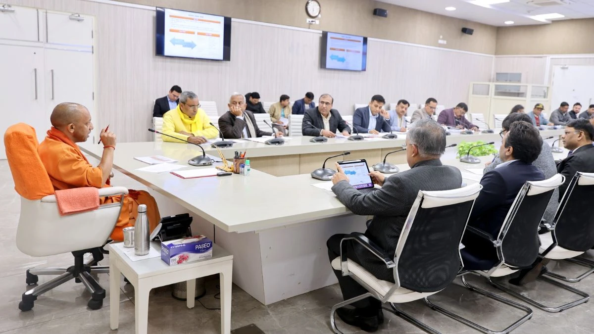 सीएम योगी ने ‘मिशन कर्मयोगी’ की प्रगति का किया मूल्यांकन, भविष्य की योजनाओं पर चर्चा