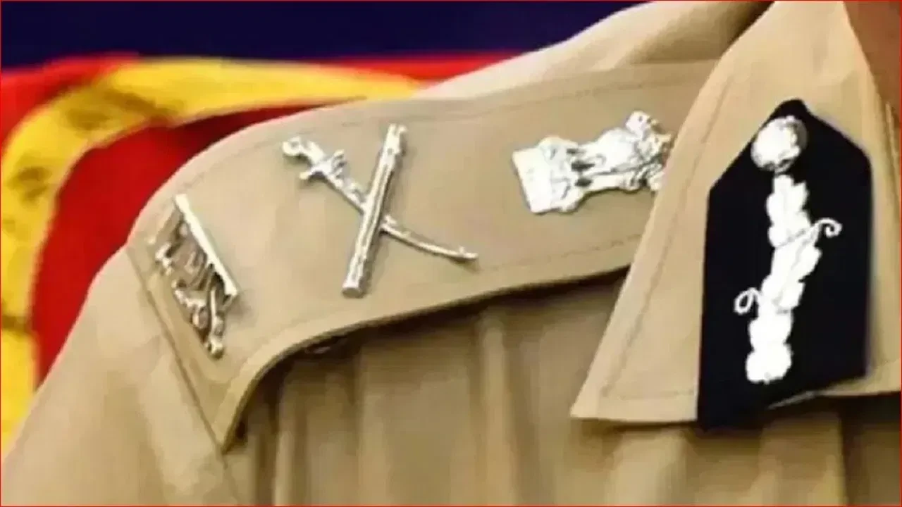 यूपी में बड़ा प्रशासनिक फेरबदल: 20 आईपीएस अफसरों के तबादले