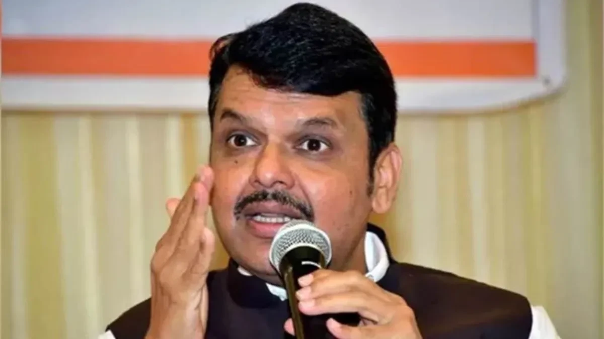 जेएनयू प्रदर्शन पर फडणवीस सख्त, बोले- अशांति फैलाने वालों के इरादे कुचल दिए जाएंगे