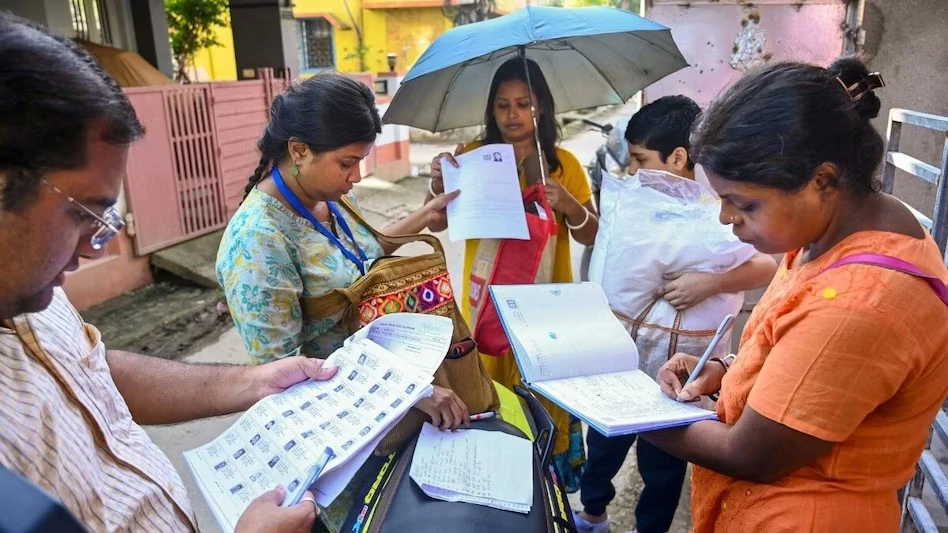 मतदाता सूची में बड़ा बदलाव: एसआईआर में हटाए गए 6.5 करोड़ नाम