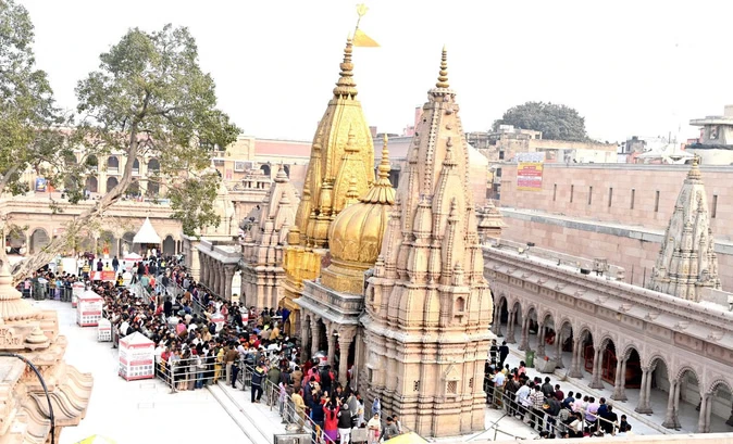 काशी: महाशिवरात्रि पर भारी भीड़ के चलते विश्वनाथ मंदिर में दो दिन ऑनलाइन बुकिंग पर रोक