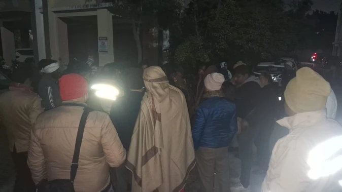 वृंदावन में संत प्रेमानंद महाराज के फ्लैट में लगी आग, मचा हड़कंप