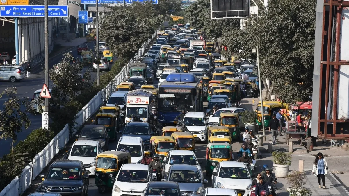 पुस्तक मेला और चिड़ियाघर की भीड़ से दिल्ली में 5 घंटे तक भयंकर जाम