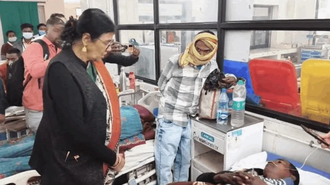 कोरबा में किसान ने टोकन विवाद में खाया कीटनाशक, अस्पताल मिलने पहुंची सांसद