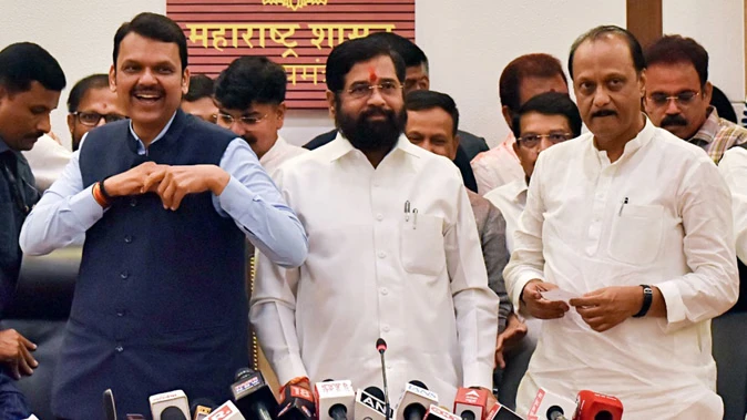 महायुति में संकट: भाजपा ने पुणे में एनसीपी के खिलाफ चुनाव आयोग में दर्ज की शिकायत