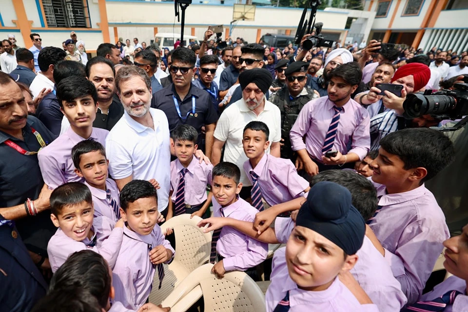 गुडलूर में राहुल ने याद किए स्कूल के दिन, बच्चों से साझा की शरारतें