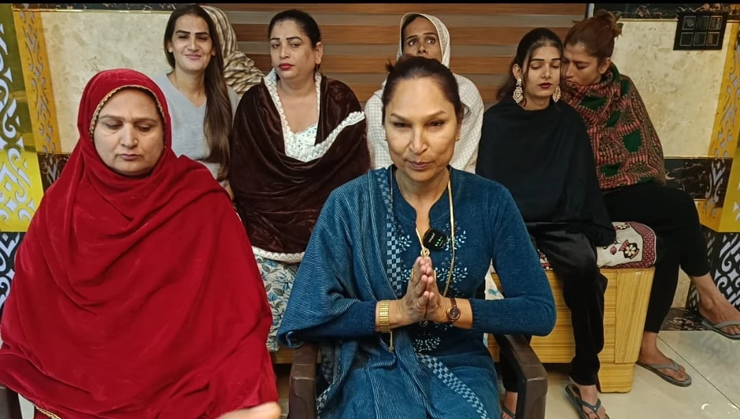 किन्नर समाज में बदलती परंपराएं: पंचायतों में ‘राम-राम’, 10 हजार ने छोड़ी इस्लामी रीति