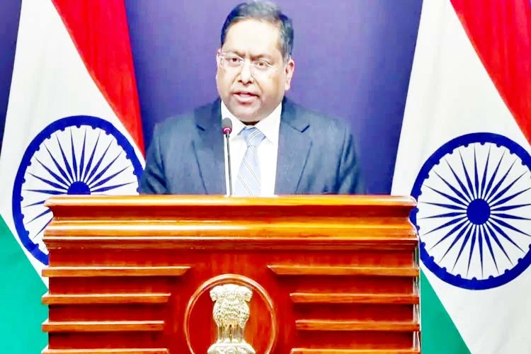 ईरान में 9,000 भारतीय, सुरक्षा पर सरकार की सतर्क निगरानी: विदेश मंत्रालय