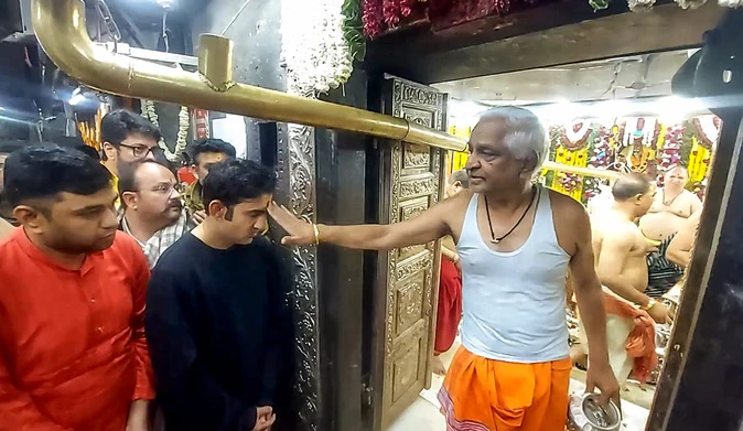 निर्णायक वनडे से पहले महाकाल की शरण में केएल राहुल, गौतम गंभीर ने भी लिया आशीर्वाद