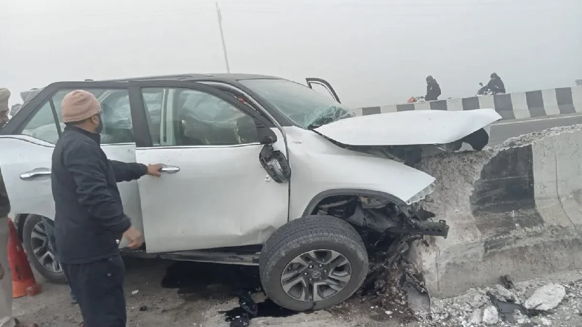 बठिंडा में दर्दनाक हादसा: तेज रफ्तार फॉर्च्यूनर कार डिवाइडर से टकराई, 5 की मौत