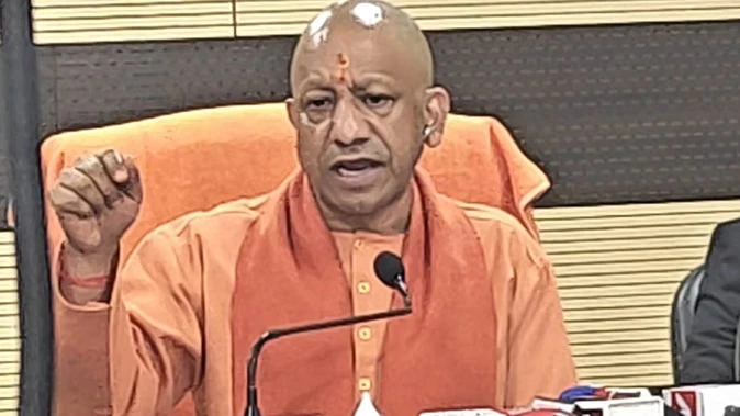 ‘मंदिरों का पुनरुद्धार हो रहा है’, काशी में योगी का कांग्रेस पर निशाना