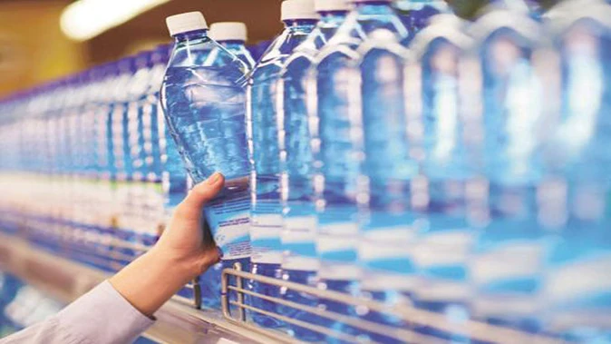 24 इकाइयों में गंदगी, बोतलबंद पानी के नाम पर स्वास्थ्य संकट का खतरा