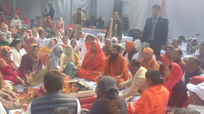 झज्जर: बाबा रामदेव ने कुश्ती के दिग्गज रामचंद्र पहलवान को श्रद्धांजलि अर्पित की
