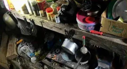 किश्तवाड़ में सुरक्षाबलों ने आतंकी ठिकाने का किया खुलासा, रोजमर्रा का सामान बरामद