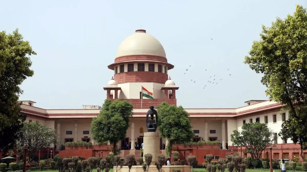 बंगाल SIR विवाद पर सुप्रीम कोर्ट सख्त, चुनाव आयोग से कहा- लोगों की परेशानी समझें