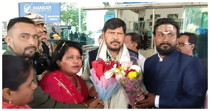 केंद्रीय मंत्री अठावले पहुंचे झारखंड, पार्टी विस्तार और सामाजिक मुद्दों पर की चर्चा